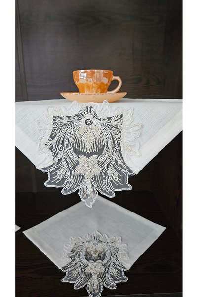 ZESA HOME 4 piese Gardenya Vitrina de living cu detaliu din guipur francez, șervețel argintiu, set de măsuțe de cafea