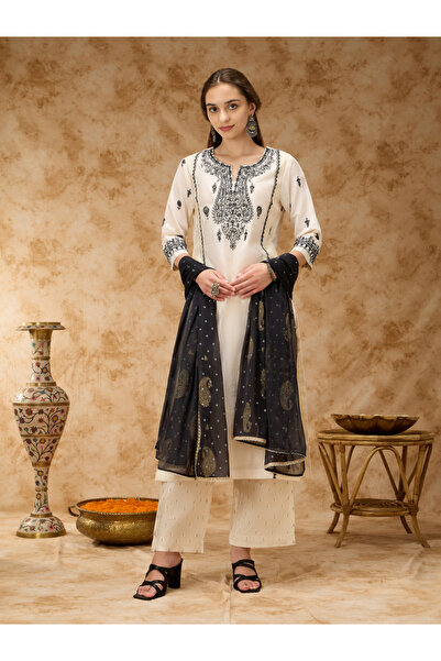 Silver Lime By Styli Off White A-Line V Neck Kurta, Pants and Dupatta Set