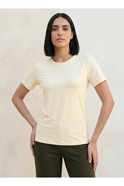 FAV Basic Regular Fit T-shirt with Round Neck