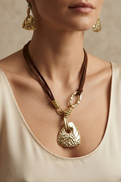 PETEK AKSESUAR Nubuk Leather Metal Style Necklace Earring Set