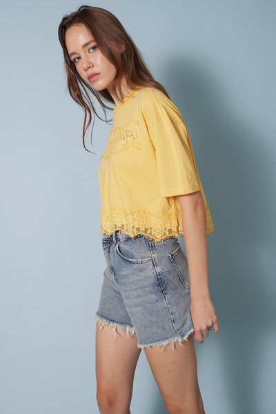 Nisan Lace Detailled Short Sleeve T-Shirt