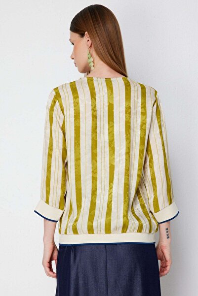 On Fashion Bluz Ribbed Half Sleeves V-Neck