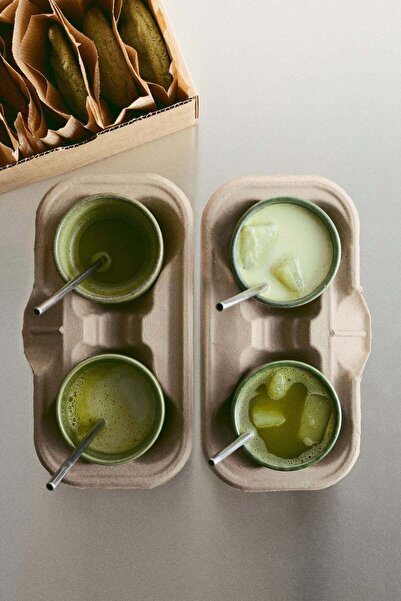 H&M 4-pack stoneware mugs