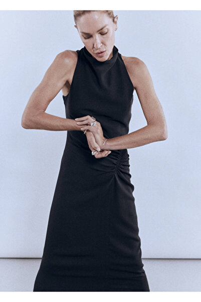 MANGO Woman Büzgülü drape yaka elbise
