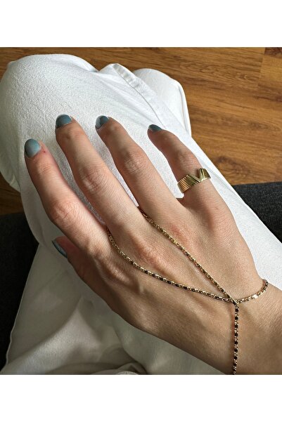 ringbox Gold V Model Pinky Ring