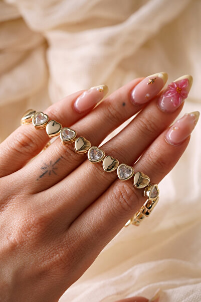 AŞIK ACCESSORIES سوار على شكل قلب مرصع بالأحجار