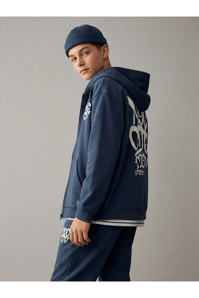 LC Waikiki Boys' Hooded Zip-Up Sweatshirt
