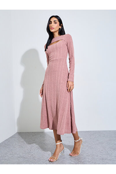 Styli Pink Ribbed Knit Midi Dress with Cutout