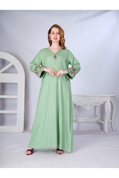 Artemea By Styli جلابية خضراء بياقة على شكل V من الرايون الفاخر