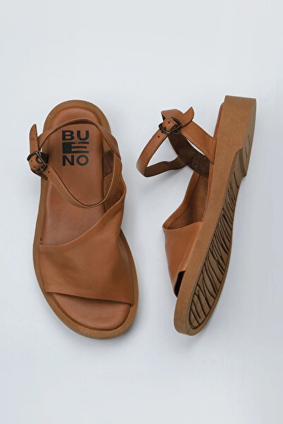 Bueno Shoes Γυναικεία φλατ σανδάλια Tan Dark Leather 01wy2901