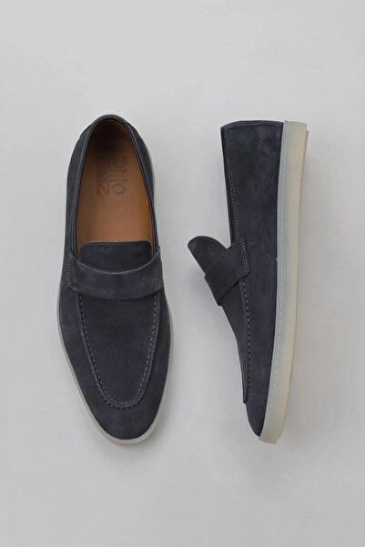 Bueno Shoes حذاء لوفر للرجال من جلد الغزال الداكن باللون الأخضر 11m22288