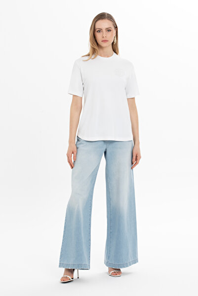 Flower Motif Detailed Crew Neck White Blouse
