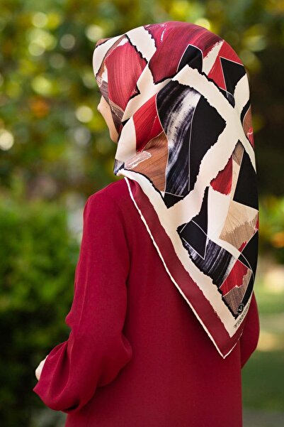 Vissona %100 Twill İpek Geometrik Desenli Bordo - Bej Renkli 90x90 Eşarp Diki...