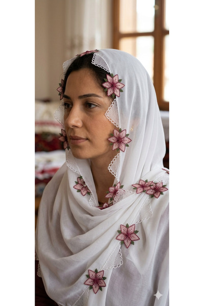 NUMİSTORE Needle-Embroidered White Color Prayer Mat with Prayer Beads