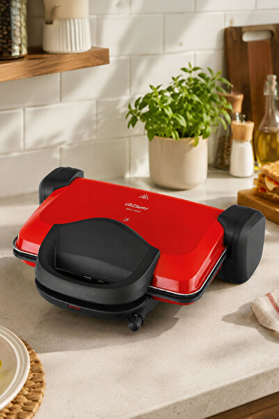 Arzum AR2007 Sultane 1800W 4 Dilim Kapasiteli Izgara ve Tost Makinesi, 180 Derece Açılır Gövde, Kırmızı