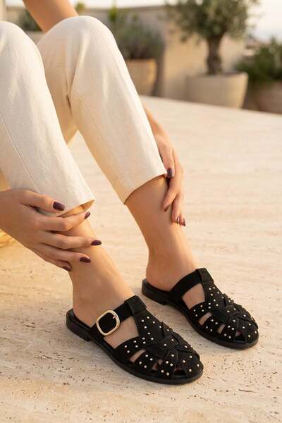 Stilbagshoes شبشب نسائي من DORIS بتفاصيل تروك مغلقة من الأمام باللون الأسود