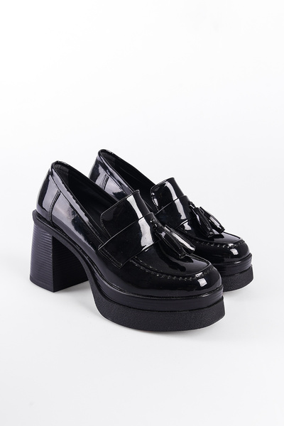 Capone Outfitters Damen-Loafer mit runder Zehenpartie und Quasten und mittelh...