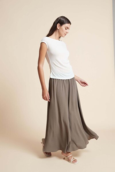 Yola Solid Short-Sleeve Top