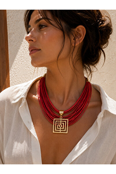 Kutcha Accessories Kırmızı Çok Katlı Kordon Gold Geometrik Plaka Kolye