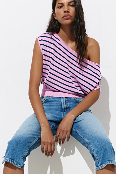 Pull & Bear Asimetrik kısa kollu triko top