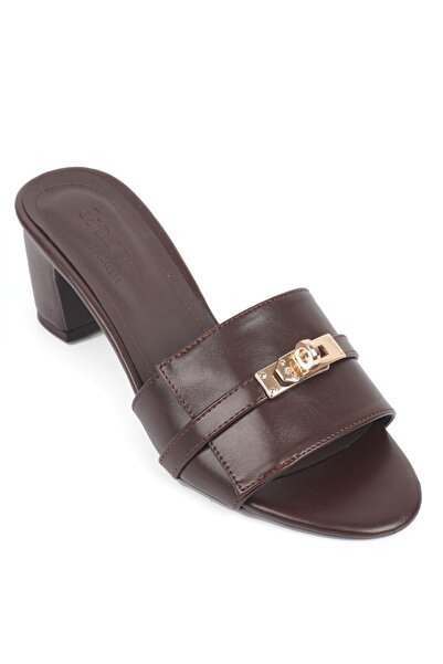 Capone Outfitters Papuci de damă Melinde cu toc mediu, cataramă metalică și o...
