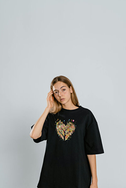 Pink Sky HELLO TEXTILE - تي شيرت مطبوع كبير الحجم، رقبة دائرية، لون خشبي