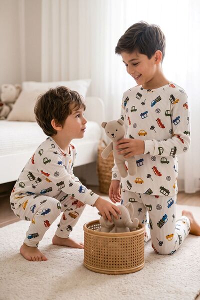 ZUZUNGA Renklı Mini Arabalar Desenli Erkek Çocuk Fitilli Pijama Takımı