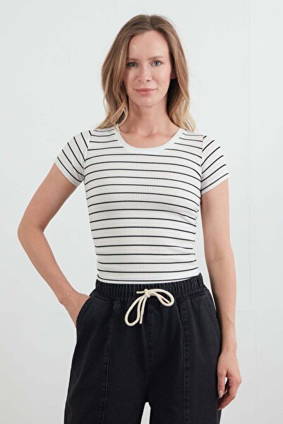 Fulla Moda Βασικό ριγέ μπλουζάκι με ραβδώσεις