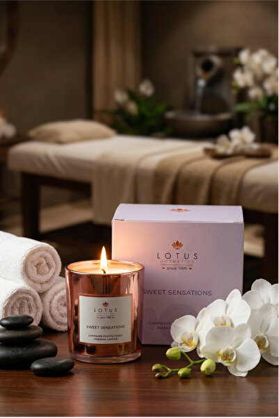 Lotus Cosmetics Lumânare caldă cu unt pentru masaj „Senzație dulce” 200 ml