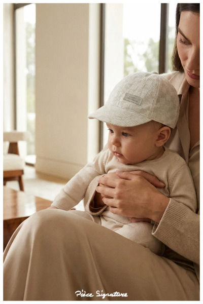 PIECE SIGNATURE Baby Girl Gingham Textured - Summer Baby Hat with Glitter Logo and Visor (0-18 Months, Size 46 cm)