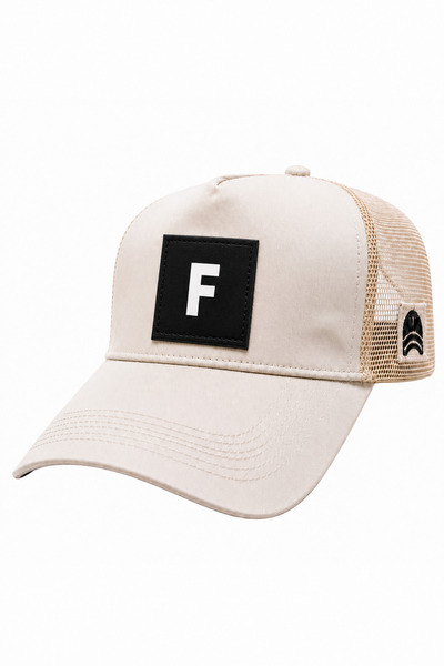all hats قبعة بيسبول شبكية مزينة بحرف F وتفاصيل مطرزة