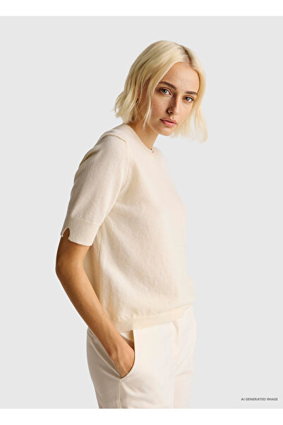 United Colors of Benetton سترة نسائية كريمية اللون 100% ميرينو برقبة دائرية و...
