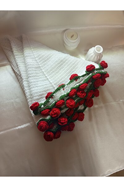 CSAYMODA KIRMIZI GÜL DETAYLI YUVARLAK BEYAZ EL İŞİ ÖRTÜ