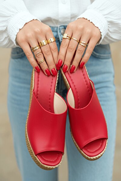 DİVOLYA Rabeka Red Wedge Heels (10 εκ. τακούνι) Παντόφλες καθημερινής χρήσης ...