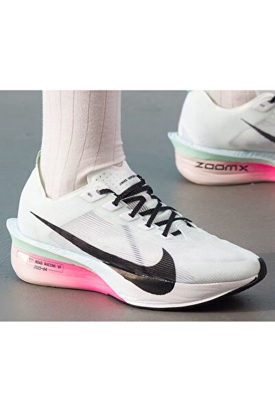 Nike Vaporfly: Rekor Kıran Koşu Ayakkabısı 🏃‍♂️ - Sayfa 2