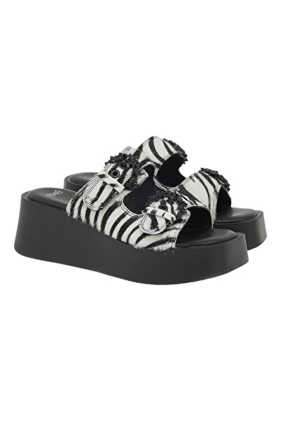 Exe Shoes Γυναικεία Παντόφλας 19A-827 ΜΑΥΡΟ ΛΕΥΚΟ ΖΕΜΠΡΑ ΠΟΝΥ U419A827711I