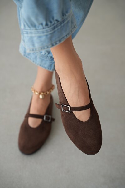 selin shoes حذاء باليه نسائي من زيرينا مصنوع من قماش مخملي مع مشبك فضي قابل ل...