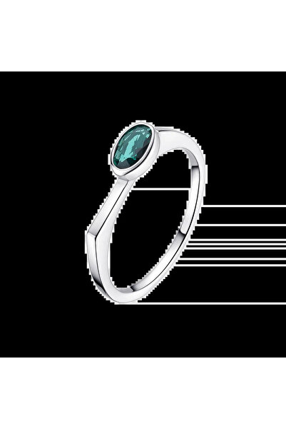 Lisa&Co. Silver Ring Oval Stone 54 mm / Rhodium plated silver / Green zircon