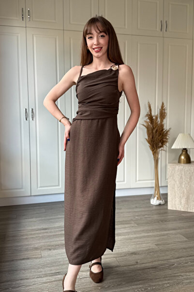 Dilay Gökoğlu Butik Lanena midi haljina sa detaljnim prorezom i dodacima na r...