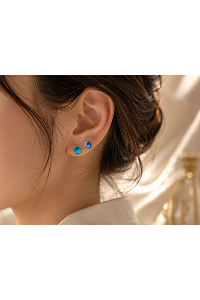 Eloré Ice Blue Spark Earrings