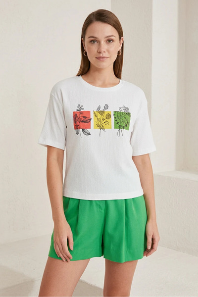 Generic Brand Women's Round Neck Basic Floral Patterned White T-Shirt