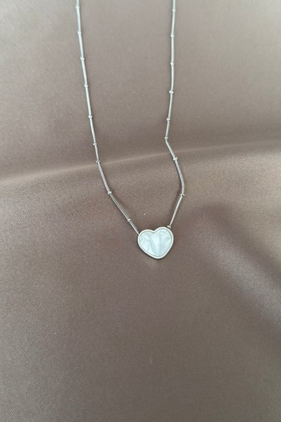laria jewelry Dorika Chain Detailed Heart Necklace