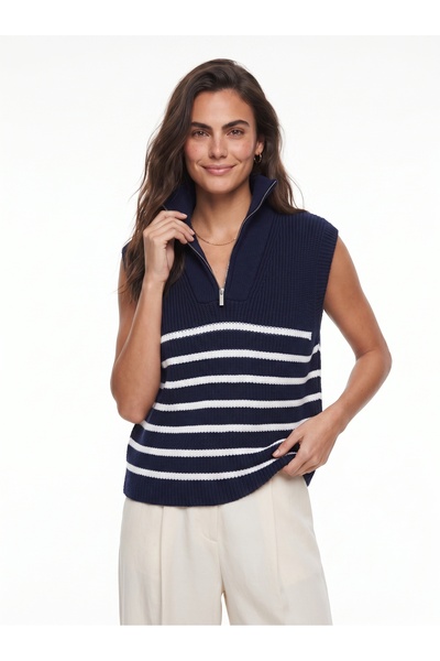 ONLOOX Navy Blue and White Acrylic Thessaloniki Knit Zippered Standard Size S...