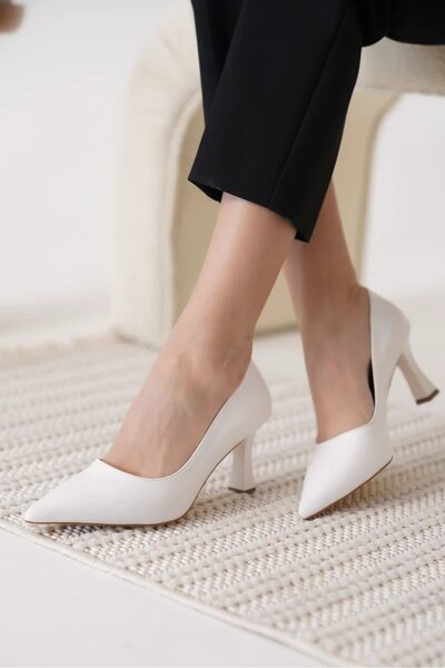 Generic Brand Woman's white stiletto tr12ms06b