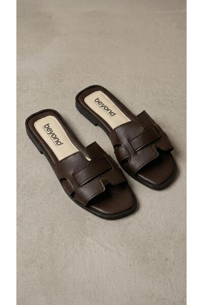 Beyond Women's Brown Strappy Hrms Leather Slippers 1cm Byndst01