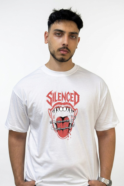 Anetos تي شيرت أبيض كبير الحجم مطبوع بتصميم Silent Tongue
