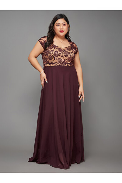 Miss Chase By Styli Plus Size Lace Insert Sweetheart Neck Maxi Dress