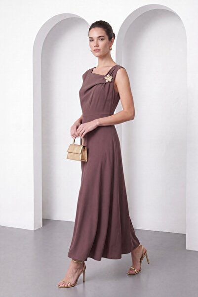 Lafaba Women's Brown Crew Neck Accessory Detailed Midi Flared Event Dress