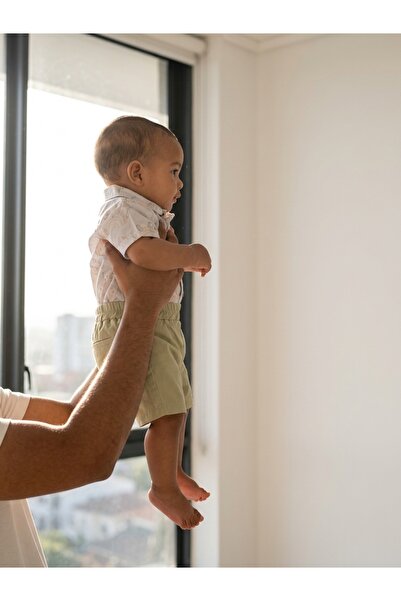 INFANT Σετ με πουκάμισο με κοάλα και ουράνιο τόξο και καφέ σορτς - Μεγέθη 9-2...