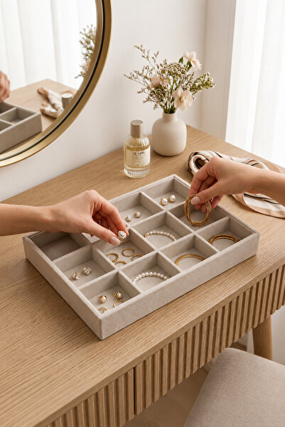 inteleven 12 Compartment Watch and Jewelry Organizer - Jewelry Box